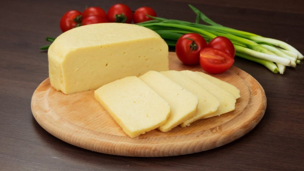 Различия между сливочным сыром и творожным.